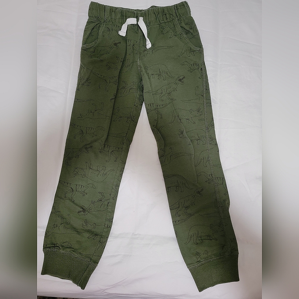 OshKosh Pull on,greenblack kid boys size 7,elastic waist,string tie,French terry
